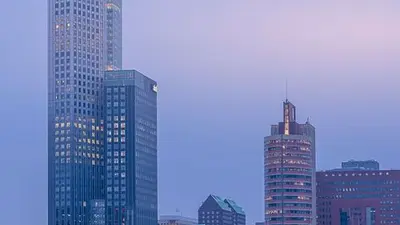 Langzeitbelichtung Rotterdam am Abend