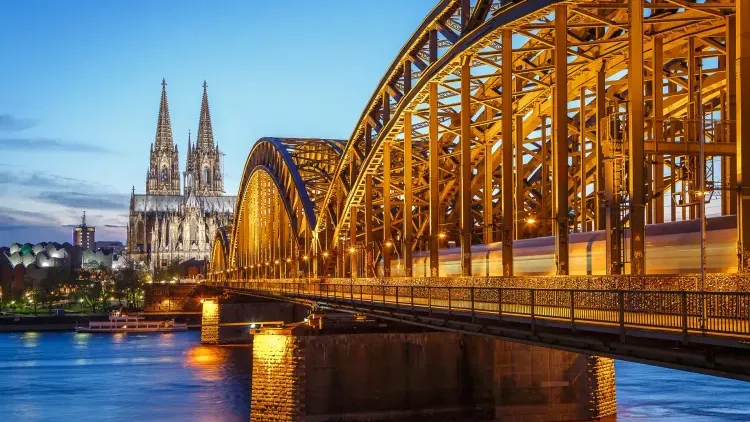 Blaue Stunde Rheinboulevard